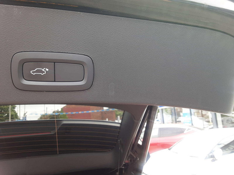 Volvo XC40 1.5 XC40 R-Design T4 Recharge Auto 5dr 5dr Automatic 2026