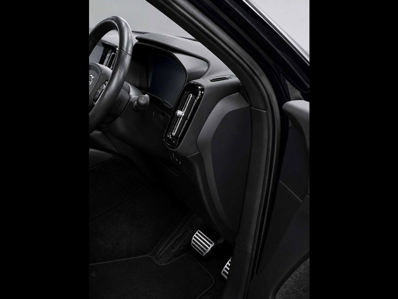 Volvo XC40 1.5 XC40 R-Design T4 Recharge Auto 5dr 5dr Automatic 2026
