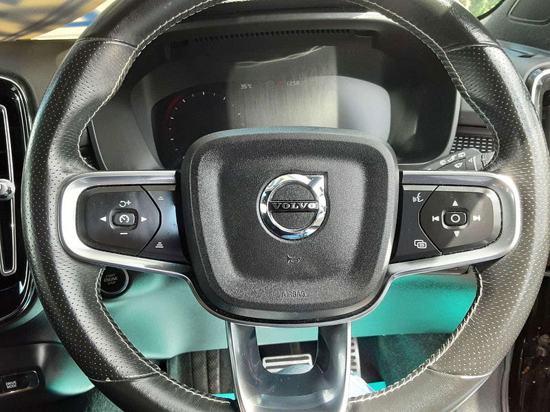 Volvo XC40 1.5 XC40 R-Design T4 Recharge Auto 5dr 5dr Automatic 2025