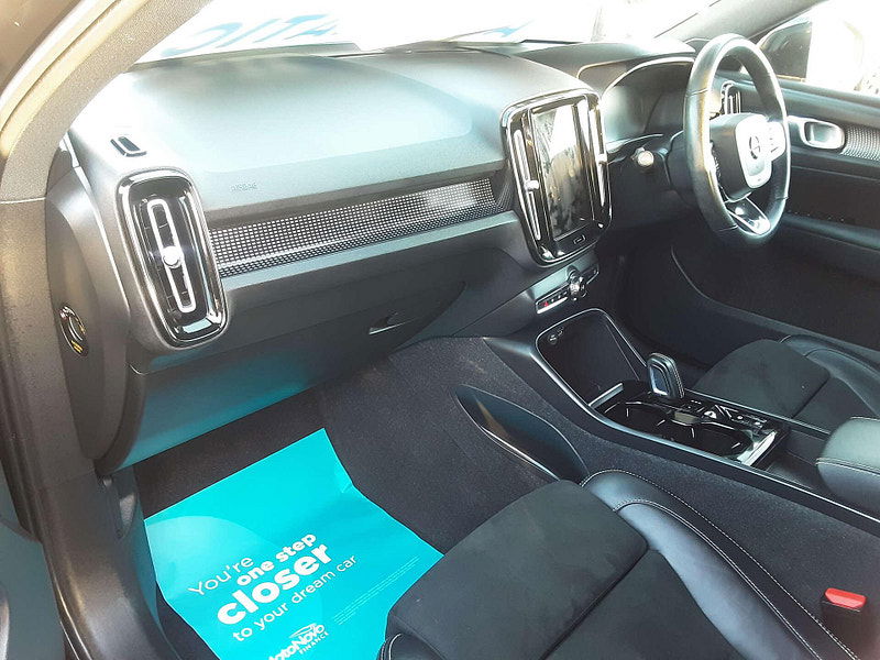 Volvo XC40 1.5 XC40 R-Design T4 Recharge Auto 5dr 5dr Automatic 2025