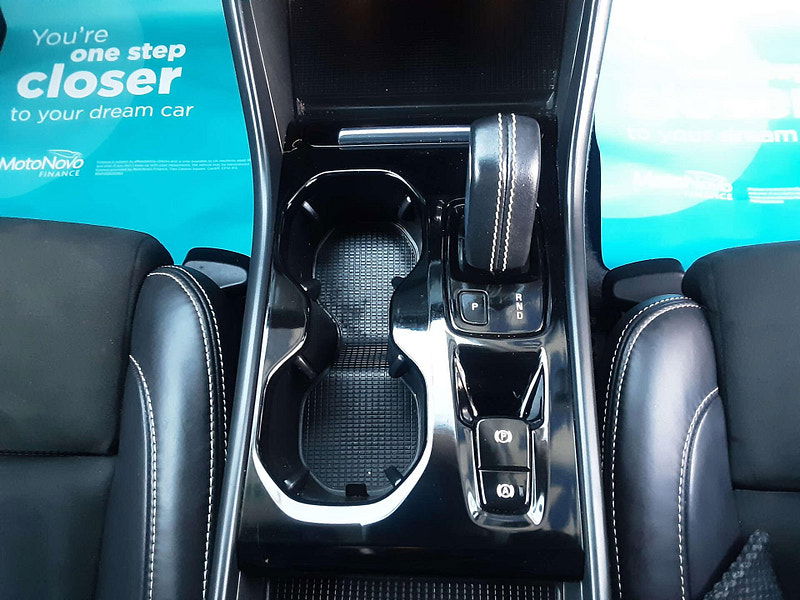 Volvo XC40 1.5 XC40 R-Design T4 Recharge Auto 5dr 5dr Automatic 2026