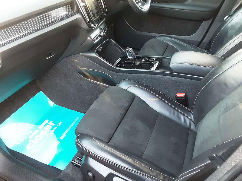 Volvo XC40 1.5 XC40 R-Design T4 Recharge Auto 5dr 5dr Automatic 2026