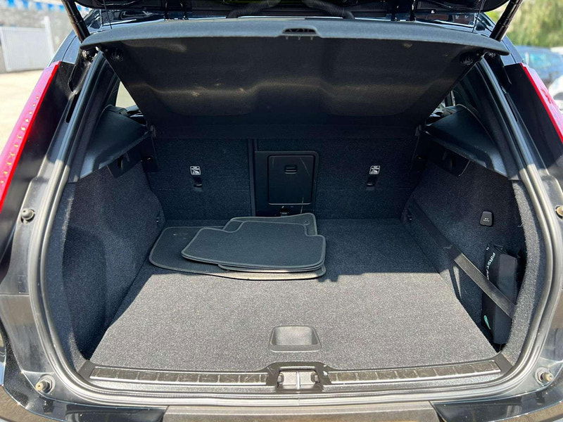 Volvo XC40 1.5h T5 Twin Engine Recharge 10.7kWh R-Design Auto Euro 6 (s/s) 5dr 5dr Automatic 2025