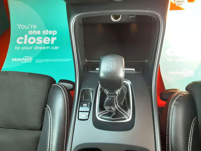 Volvo XC40 2.0 D3 R-Design Euro 6 (s/s) 5dr 5dr Manual 2025