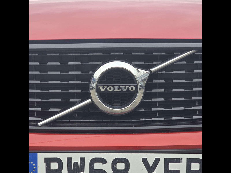 Volvo XC40 2.0 T4 R-Design Pro Auto AWD Euro 6 (s/s) 5dr 5dr Automatic 2025