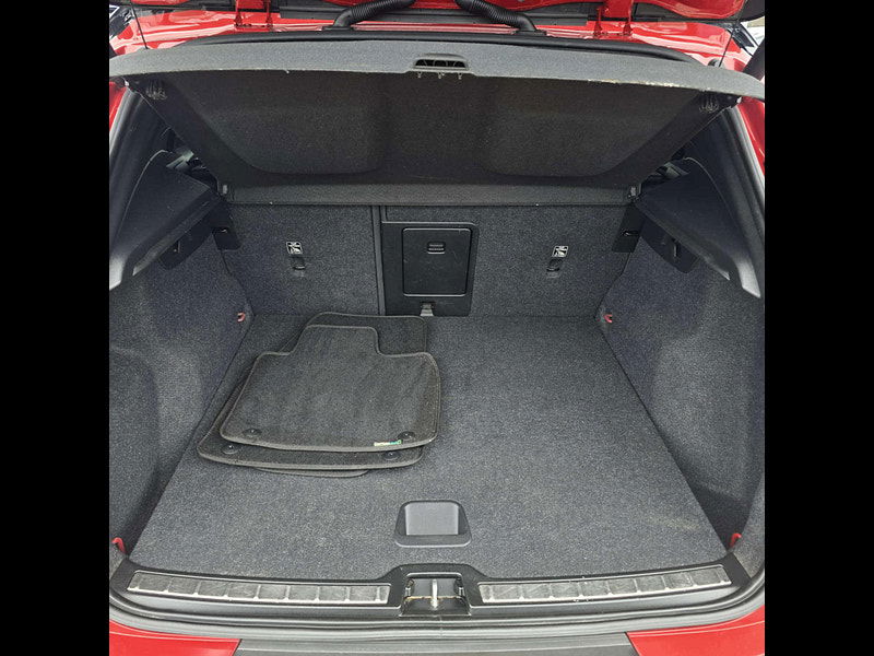Volvo XC40 2.0 T4 R-Design Pro Auto AWD Euro 6 (s/s) 5dr 5dr Automatic 2025