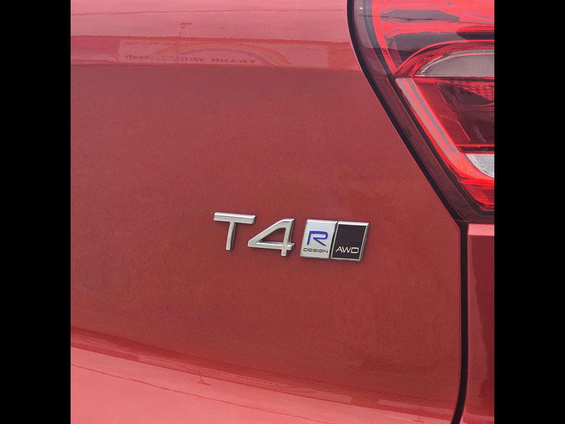 Volvo XC40 2.0 T4 R-Design Pro Auto AWD Euro 6 (s/s) 5dr 5dr Automatic 2025
