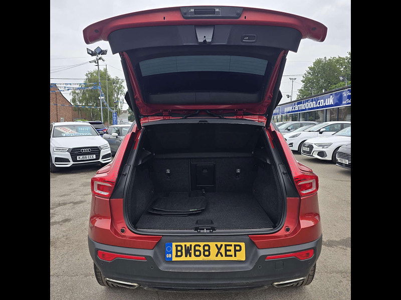 Volvo XC40 2.0 T4 R-Design Pro Auto AWD Euro 6 (s/s) 5dr 5dr Automatic 2025