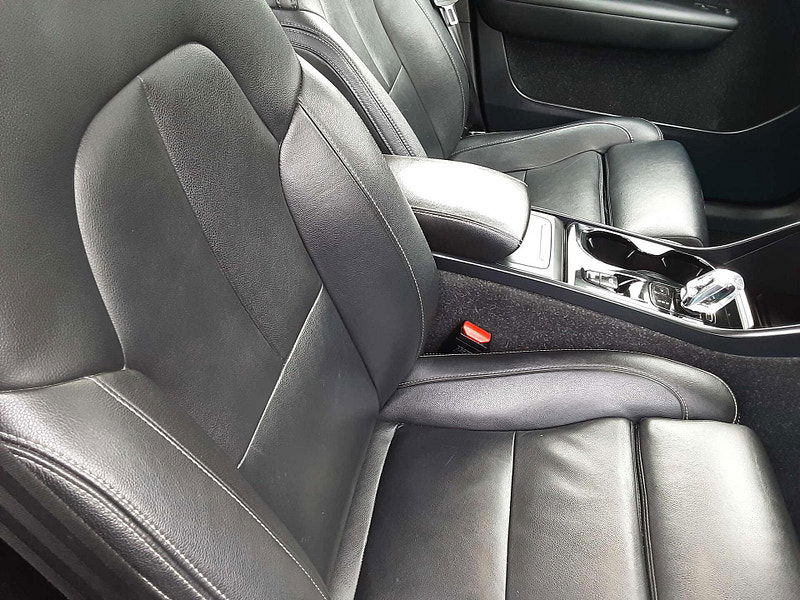 Volvo XC40 2.0 XC40 Inscription Pro D4 AWD Auto 4WD 5dr 5dr Automatic 2026