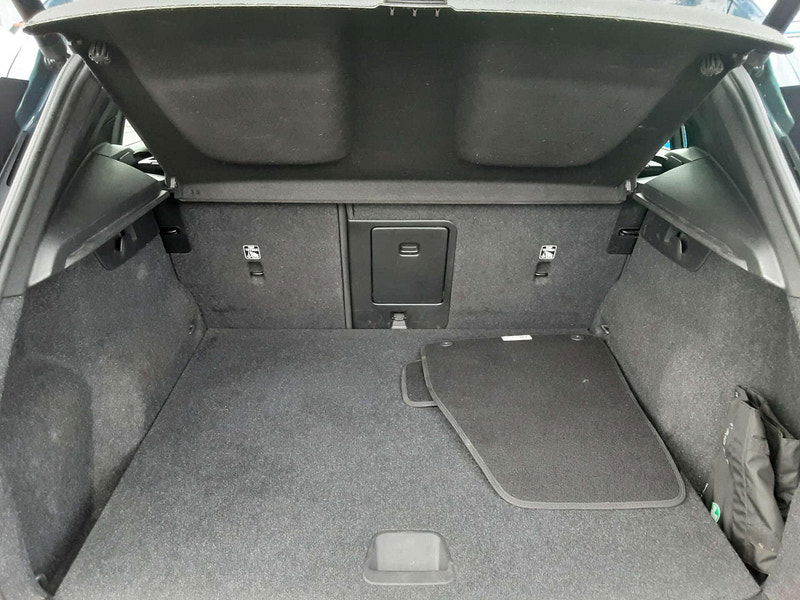 Volvo XC40 2.0 XC40 Inscription Pro D4 AWD Auto 4WD 5dr 5dr Automatic 2026