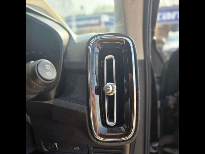 Volvo XC40 2.0 XC40 Momentum D3 Auto 5dr 5dr Automatic 2025