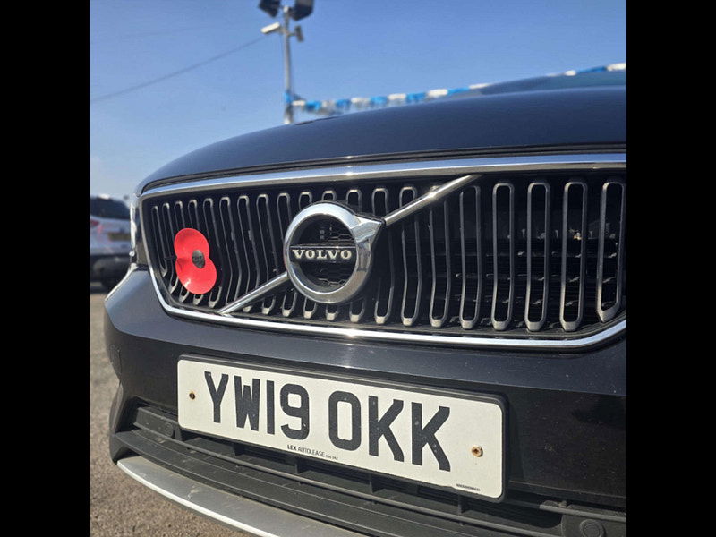 Volvo XC40 2.0 XC40 Momentum D3 Auto 5dr 5dr Automatic 2025