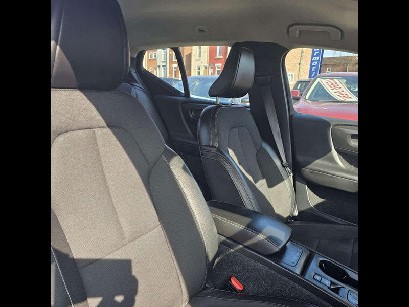 Volvo XC40 2.0 XC40 Momentum D3 Auto 5dr 5dr Automatic 2025