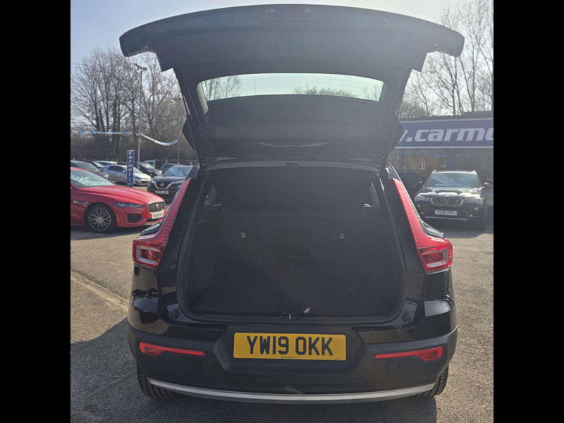 Volvo XC40 2.0 XC40 Momentum D3 Auto 5dr 5dr Automatic 2025