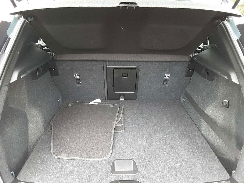 Volvo XC40 2.0 XC40 R-Design Pro D3 Auto 5dr 5dr Automatic 2025