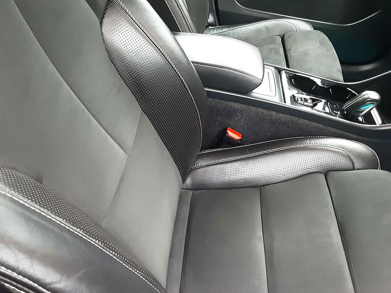 Volvo XC40 2.0 XC40 R-Design Pro D3 Auto 5dr 5dr Automatic 2025