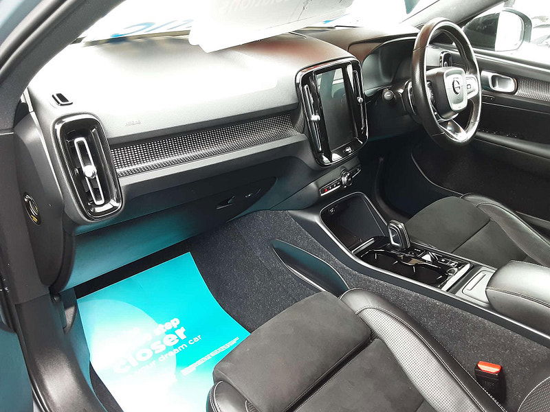 Volvo XC40 2.0 XC40 R-Design Pro D3 Auto 5dr 5dr Automatic 2025