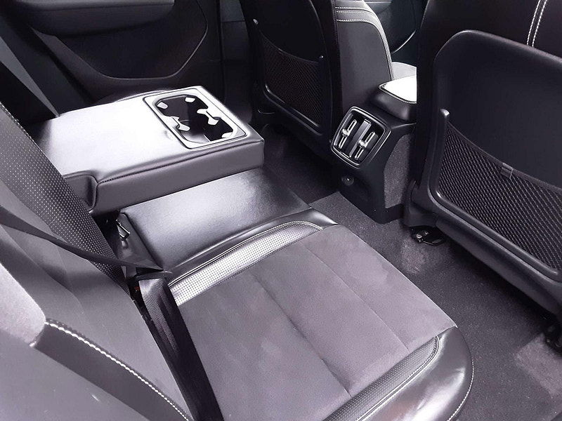 Volvo XC40 2.0 XC40 R-Design Pro D3 Auto 5dr 5dr Automatic 2025