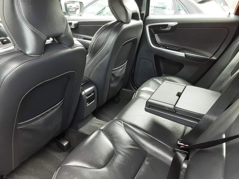 Volvo XC60 2.0 D4 R-Design Lux Nav Auto Euro 6 (s/s) 5dr 5dr Automatic 2025