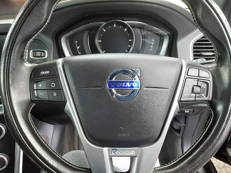 Volvo XC60 2.0 D4 R-Design Lux Nav Auto Euro 6 (s/s) 5dr 5dr Automatic 2025