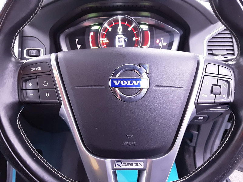 Volvo XC60 2.0 D4 R-Design Lux Nav Euro 6 (s/s) 5dr 5dr Manual 2025