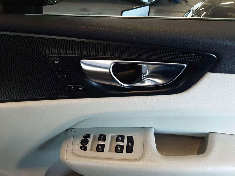 Volvo XC60 2.0 XC60 Inscription Pro T8 PHEV AWD Auto 4WD 5dr 5dr Automatic 2025