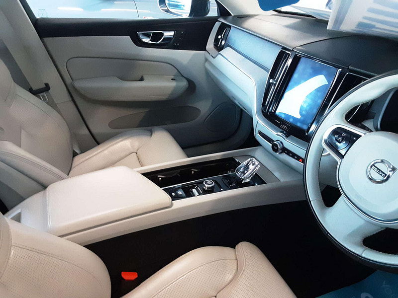 Volvo XC60 2.0 XC60 Inscription Pro T8 PHEV AWD Auto 4WD 5dr 5dr Automatic 2026