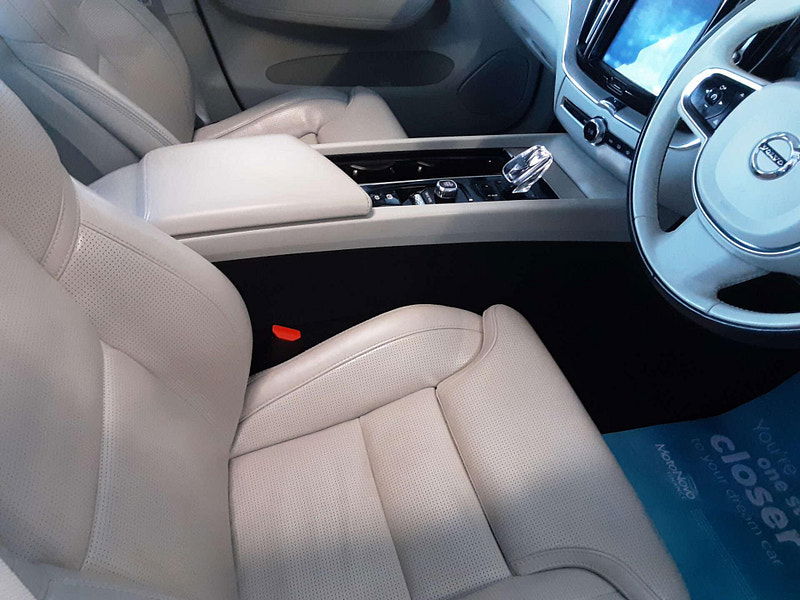 Volvo XC60 2.0 XC60 Inscription Pro T8 PHEV AWD Auto 4WD 5dr 5dr Automatic 2025