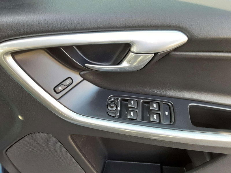 Volvo XC60 2.0 XC60 R-Design Luxury Nav D4 5dr 5dr Manual 2025