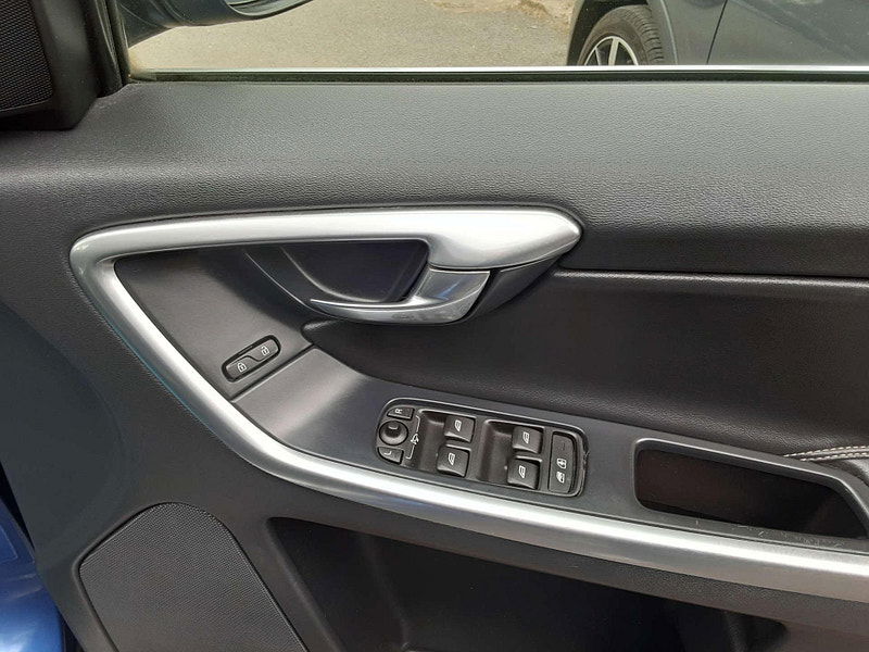 Volvo XC60 2.0 XC60 R-Design Luxury Nav D4 Auto 5dr 5dr Automatic 2025