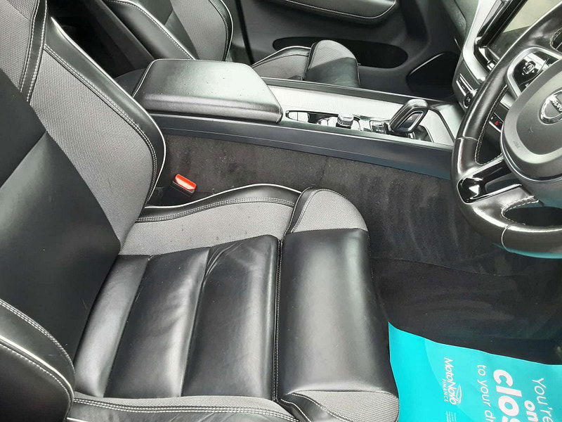 Volvo XC60 2.0 XC60 R-Design T6 Recharge AWD Auto 4WD 5dr 5dr Automatic 2026