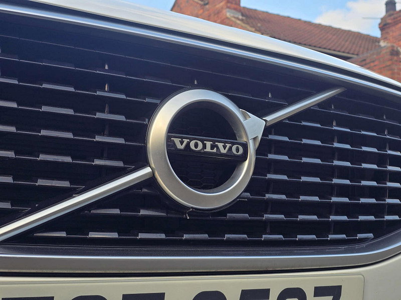 Volvo XC60 2.0 XC60 R-Design T8 PHEV AWD Auto 4WD 5dr 5dr Automatic 2026