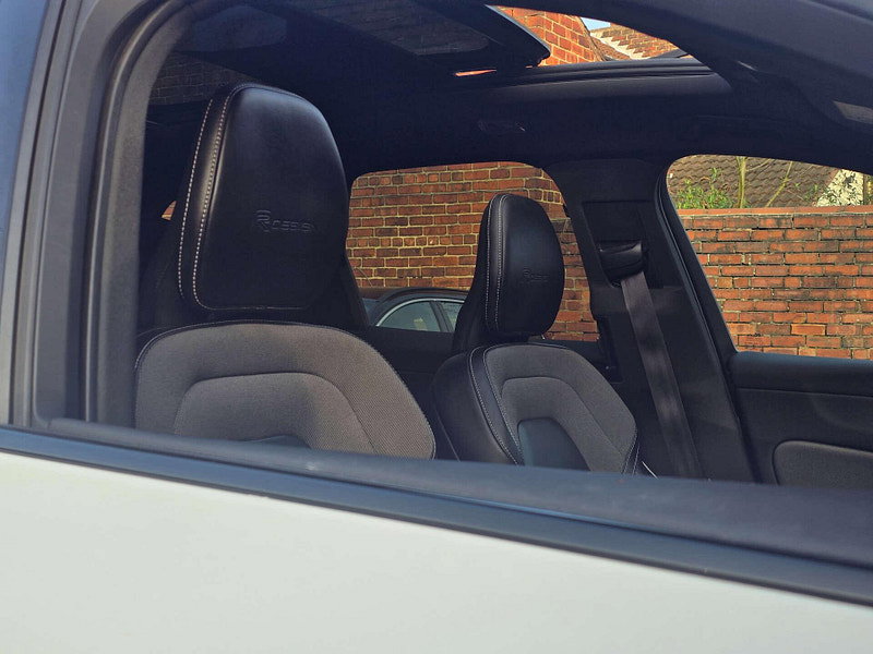 Volvo XC60 2.0 XC60 R-Design T8 PHEV AWD Auto 4WD 5dr 5dr Automatic 2026