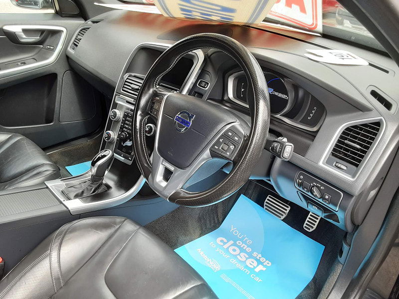 Volvo XC60 2.4 D5 R-Design Lux Nav Auto AWD Euro 6 (s/s) 5dr 5dr Automatic 2025