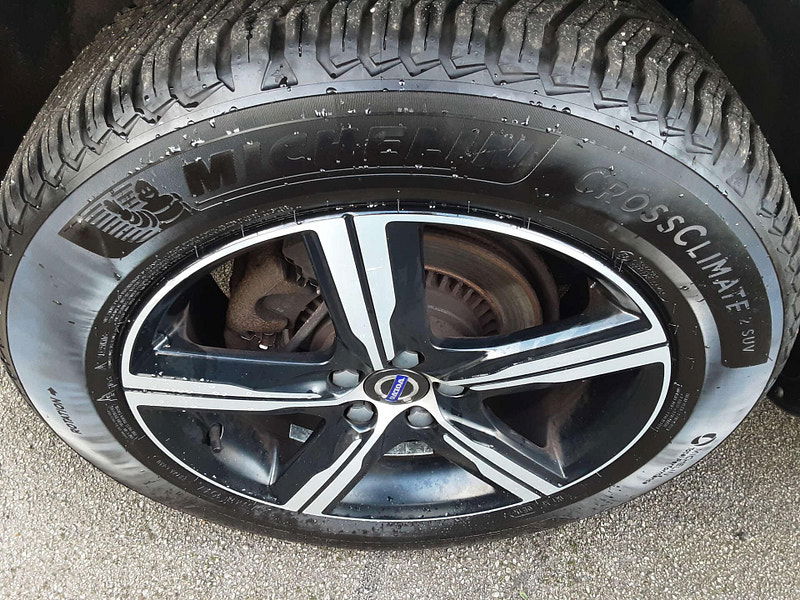 Volvo XC60 2.4 XC60 R-Design Luxury Nav D4 AWD Auto 4WD 5dr 5dr Automatic 2025