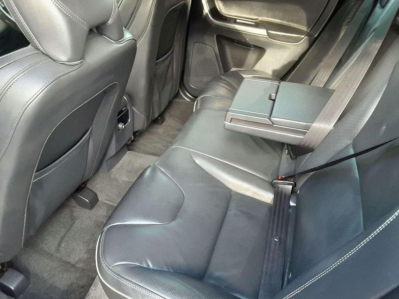 Volvo XC60 2.4 XC60 R-Design Luxury Nav D4 AWD Auto 4WD 5dr 5dr Automatic 2025