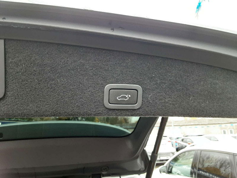 Volvo XC60 2.4 XC60 R-Design Luxury Nav D5 AWD Auto 4WD 5dr 5dr Automatic 2025