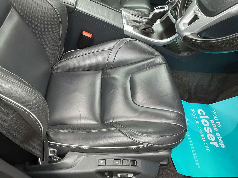 Volvo XC60 2.4 XC60 R-Design Luxury Nav D5 AWD Auto 4WD 5dr 5dr Automatic 2025