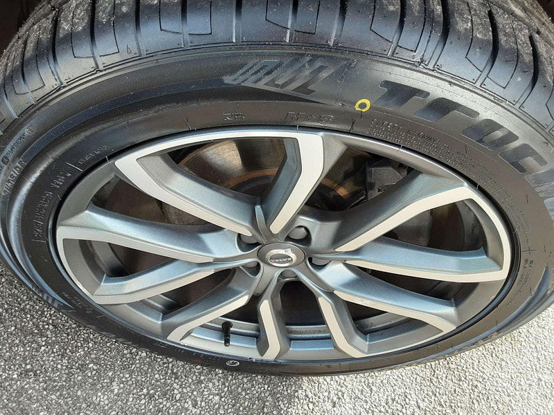 Volvo XC90 2.0 XC90 Momentum D5 AWD Auto 4WD 5dr 5dr Automatic 2025