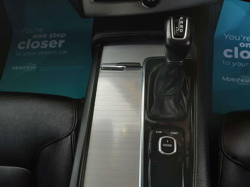 Volvo XC90 2.0 XC90 Momentum D5 AWD Auto 4WD 5dr 5dr Automatic 2025