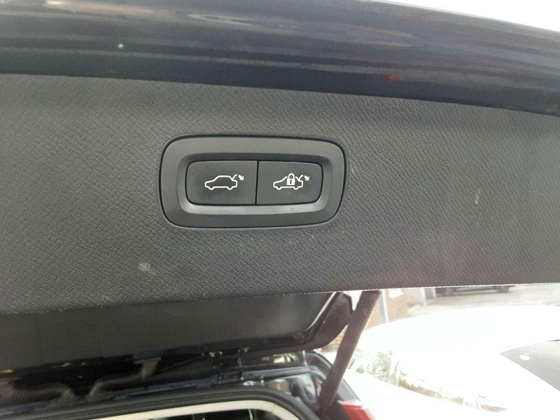 Volvo XC90 2.0 XC90 Momentum D5 AWD Auto 4WD 5dr 5dr Automatic 2025