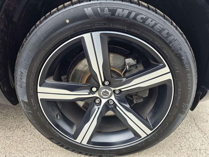 Volvo XC90 2.0 XC90 R-Design D5 PowerPulse AWD Auto 4WD 5dr 5dr Automatic 2025