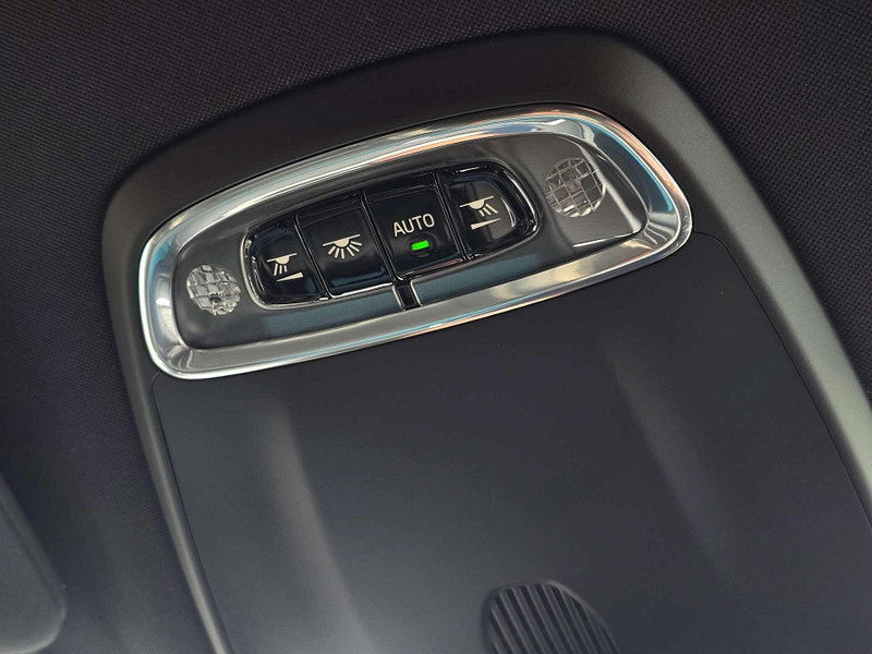 Volvo XC90 2.0 XC90 R-Design D5 PowerPulse AWD Auto 4WD 5dr 5dr Automatic 2025