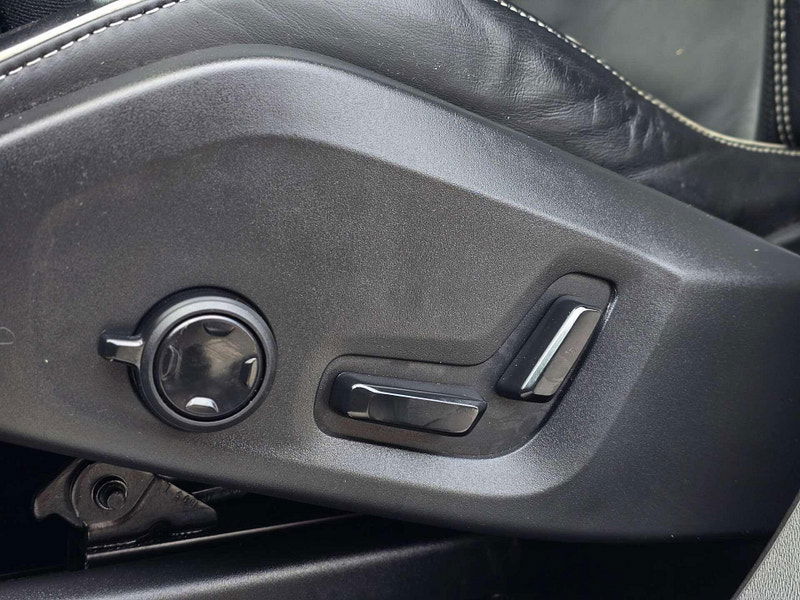 Volvo XC90 2.0 XC90 R-Design D5 PowerPulse AWD Auto 4WD 5dr 5dr Automatic 2025