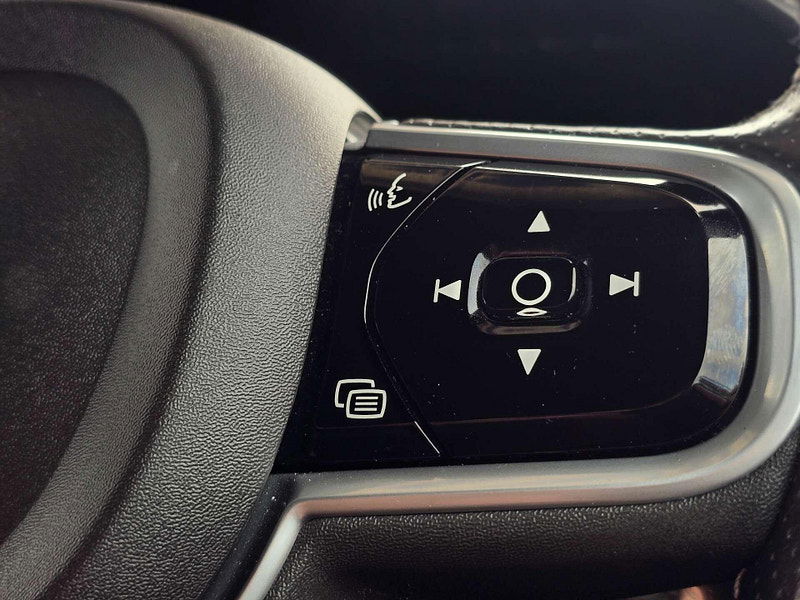 Volvo XC90 2.0 XC90 R-Design D5 PowerPulse AWD Auto 4WD 5dr 5dr Automatic 2025