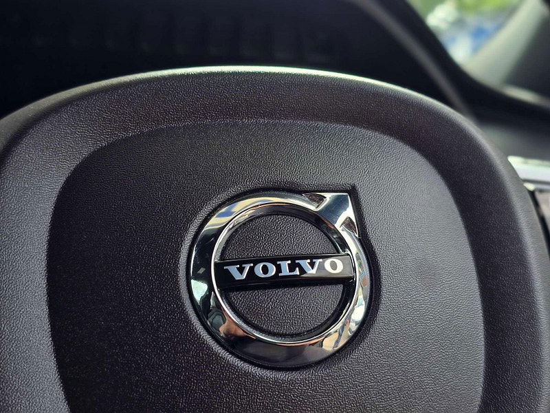 Volvo XC90 2.0 XC90 R-Design D5 PowerPulse AWD Auto 4WD 5dr 5dr Automatic 2025