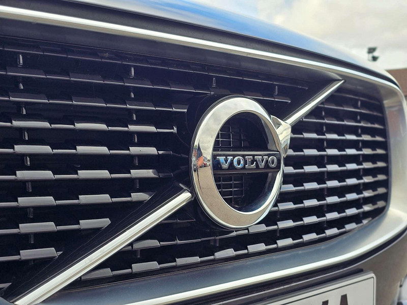 Volvo XC90 2.0 XC90 R-Design D5 PowerPulse AWD Auto 4WD 5dr 5dr Automatic 2025