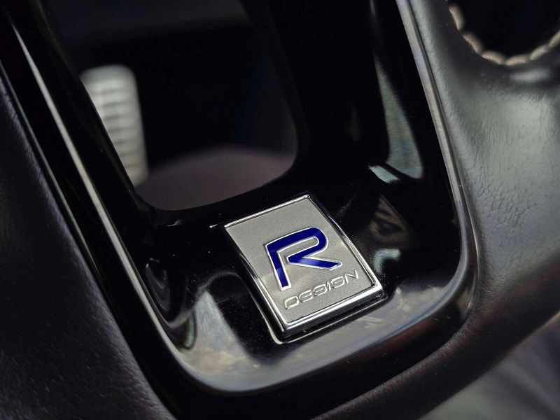 Volvo XC90 2.0 XC90 R-Design D5 PowerPulse AWD Auto 4WD 5dr 5dr Automatic 2025