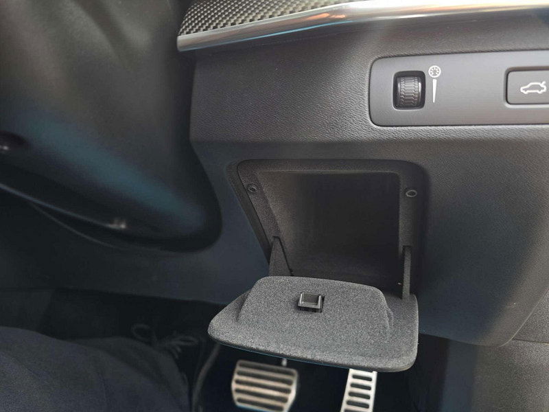 Volvo XC90 2.0 XC90 R-Design D5 PowerPulse AWD Auto 4WD 5dr 5dr Automatic 2025