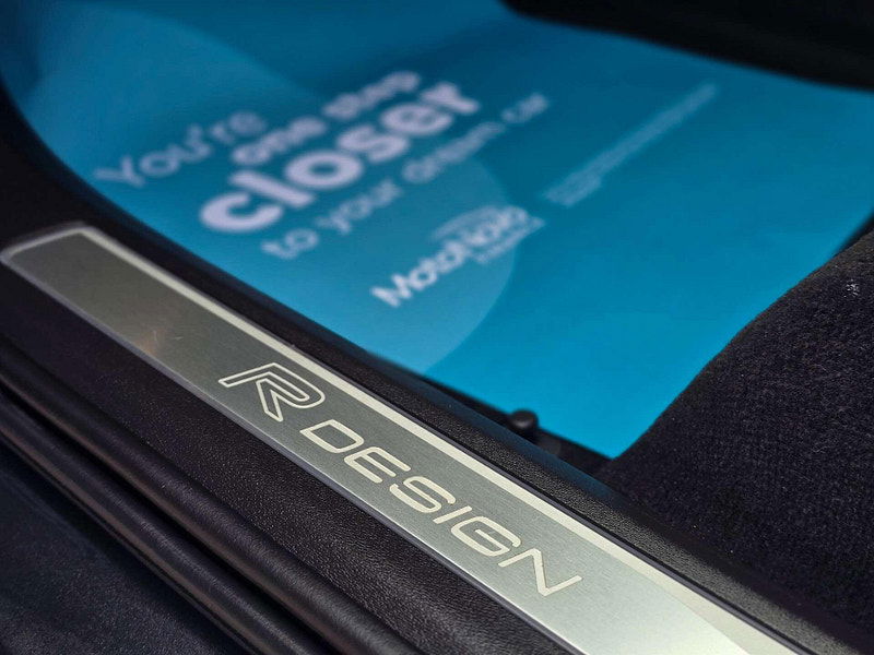 Volvo XC90 2.0 XC90 R-Design D5 PowerPulse AWD Auto 4WD 5dr 5dr Automatic 2025